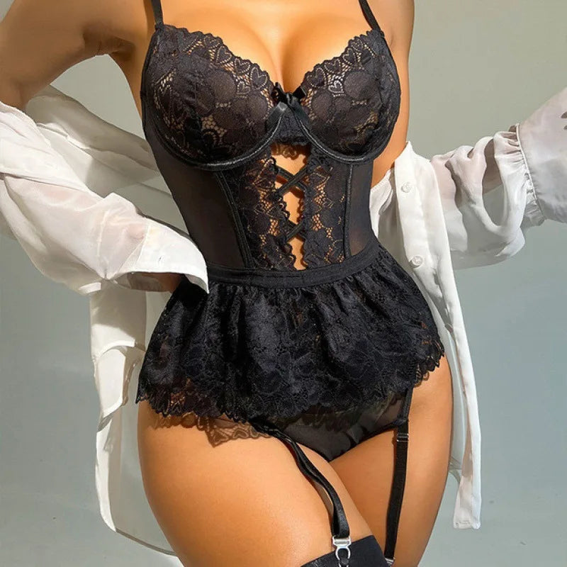 Mini Vestido Lingerie em Renda com Abertura