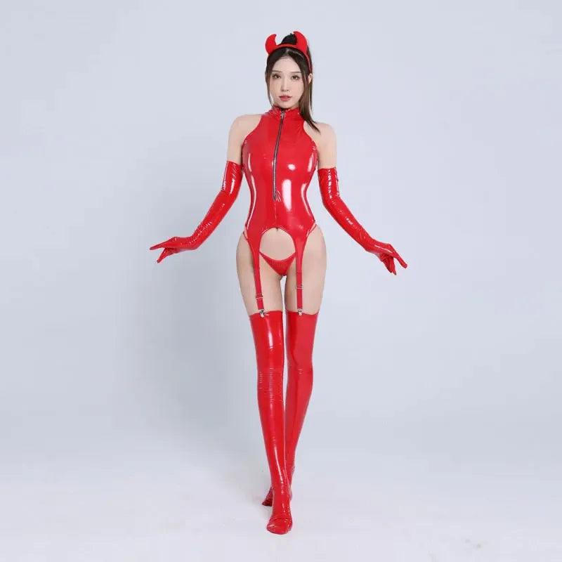 Body Sensual em Material Sintético com Recortes – Design Moderno